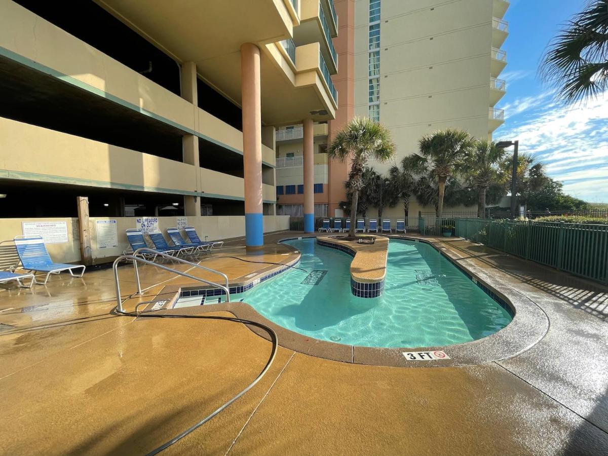 Oceanview Condo With Pool, Hot Tub, Balcony, Right On The Beach Myrtle Beach Exterior photo