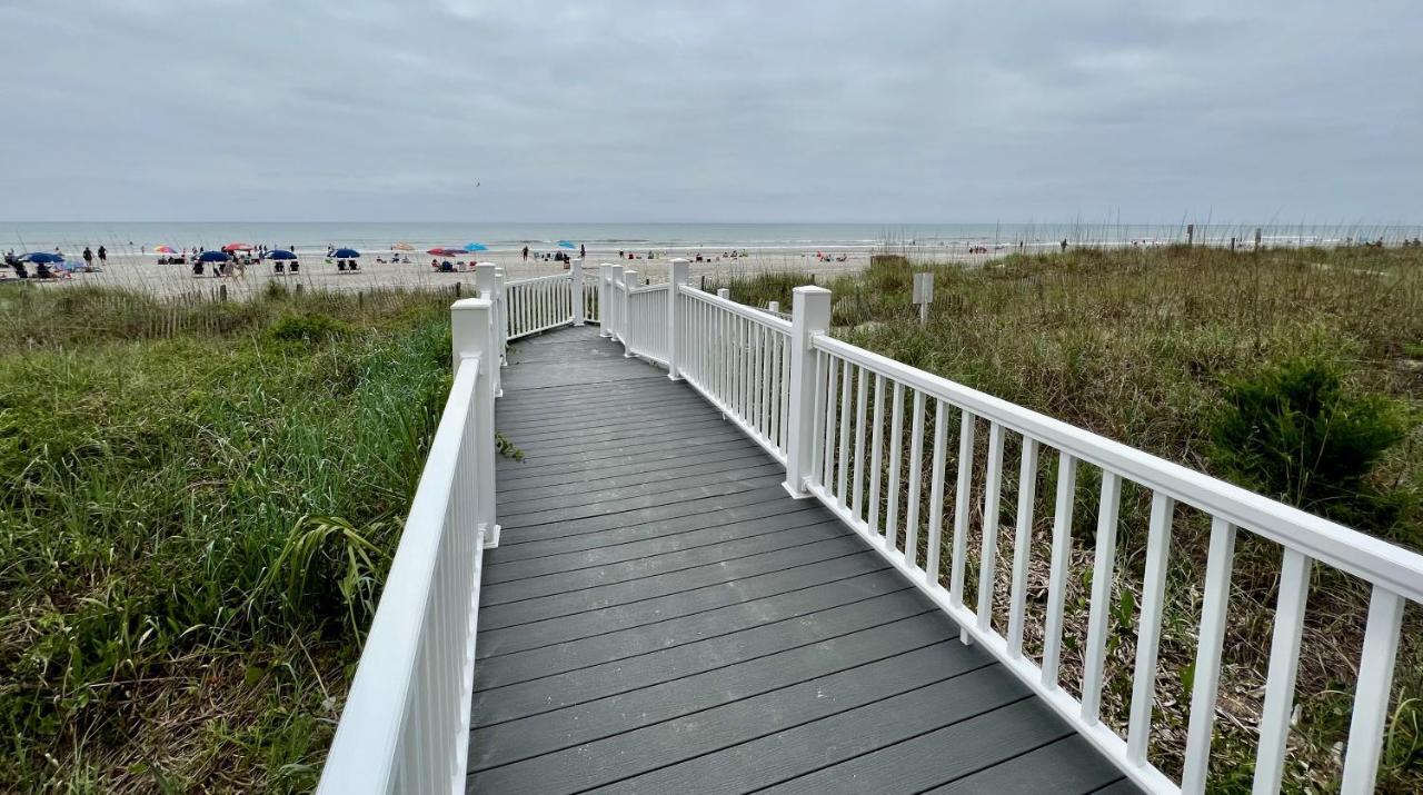 Oceanview Condo With Pool, Hot Tub, Balcony, Right On The Beach Myrtle Beach Exterior photo